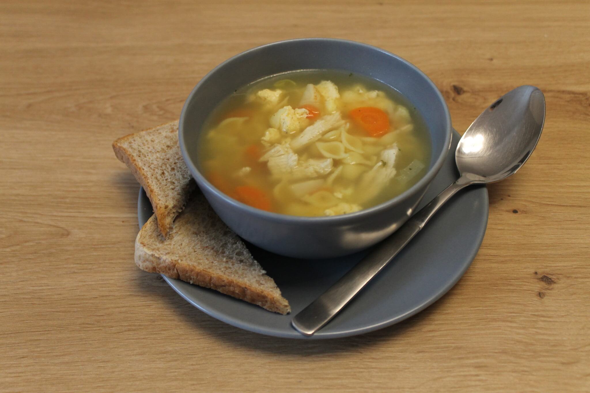 Schnelle Hühnersuppe mit Eierstich - SEVERIN (Official)