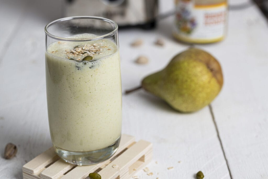 Birnen_Pistazien_Drink_quer-scaled