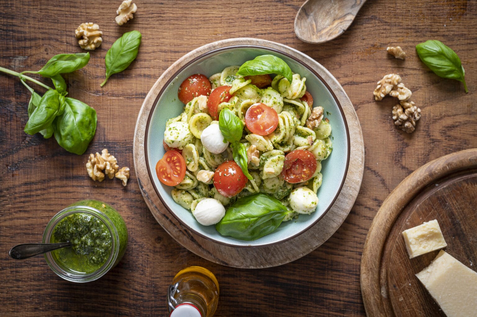 Caprese_Nudelsalat-scaled