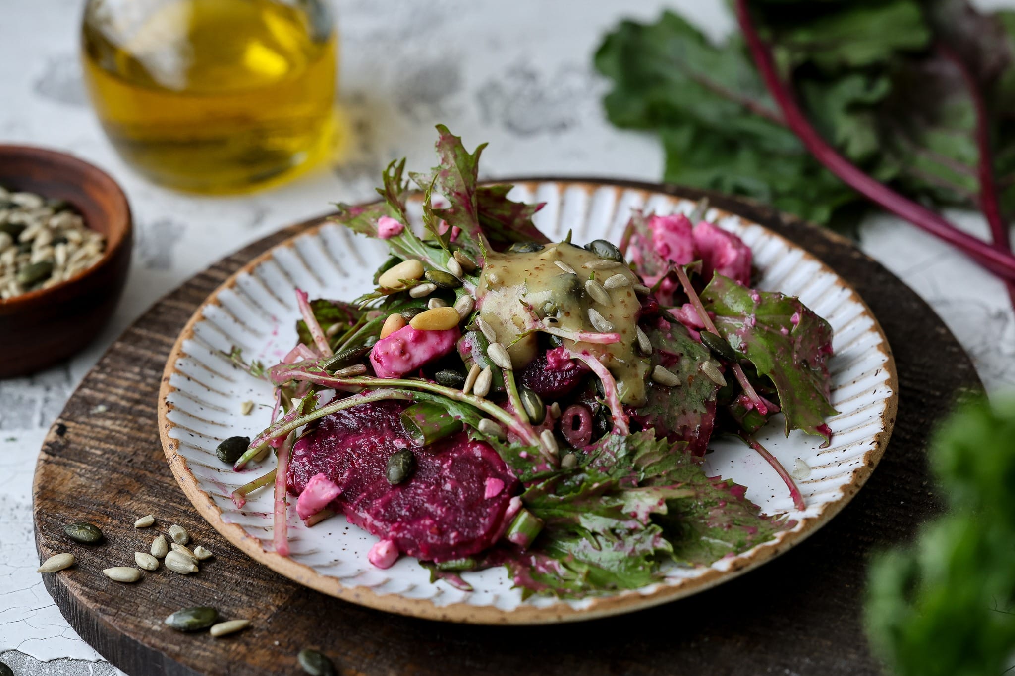 Honey mustard dressing with seasonal salad & roasted nuts - Severin