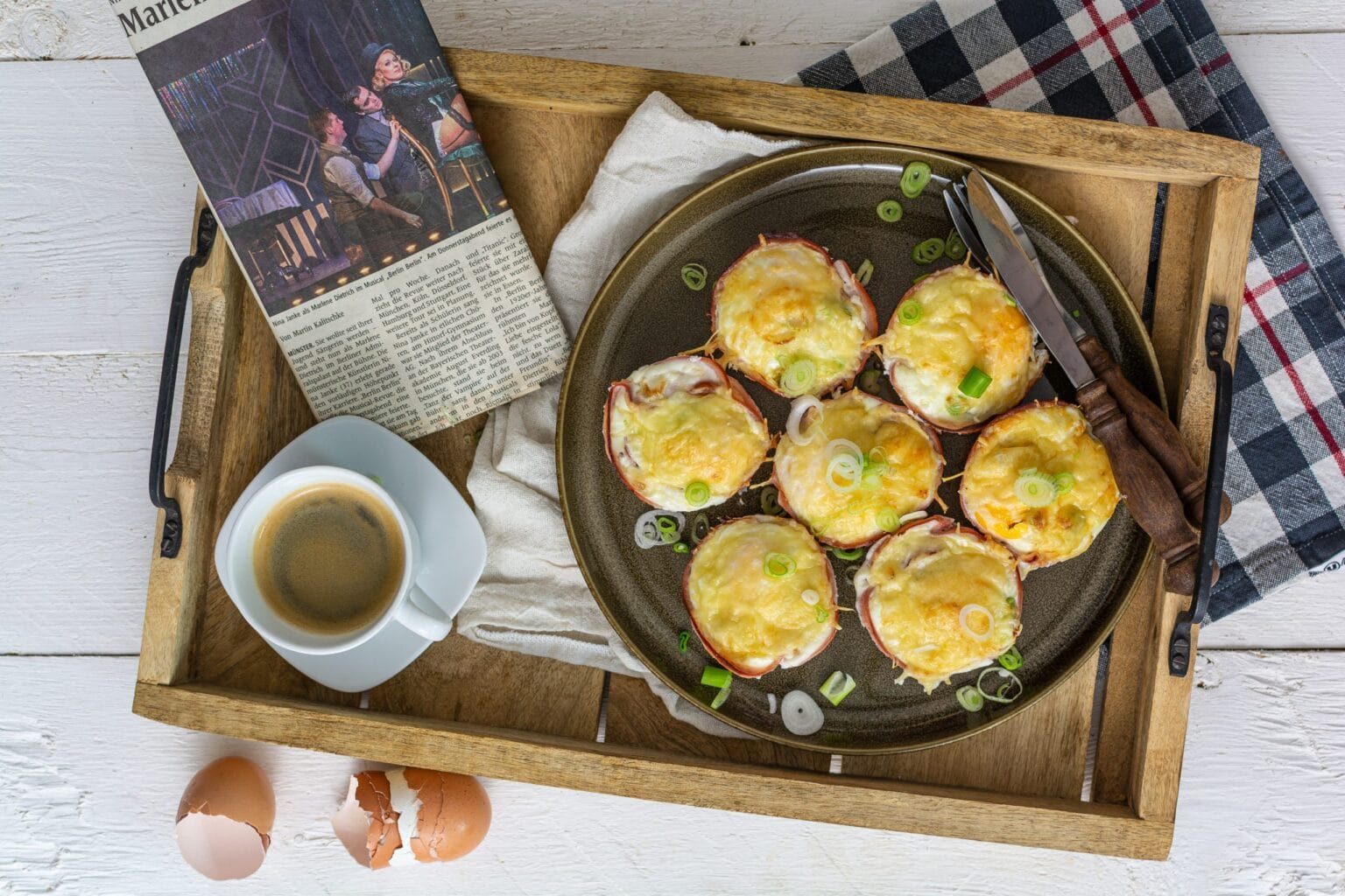 Fruehstuecksmuffins_kaese_ei_topshot_quer-scaled