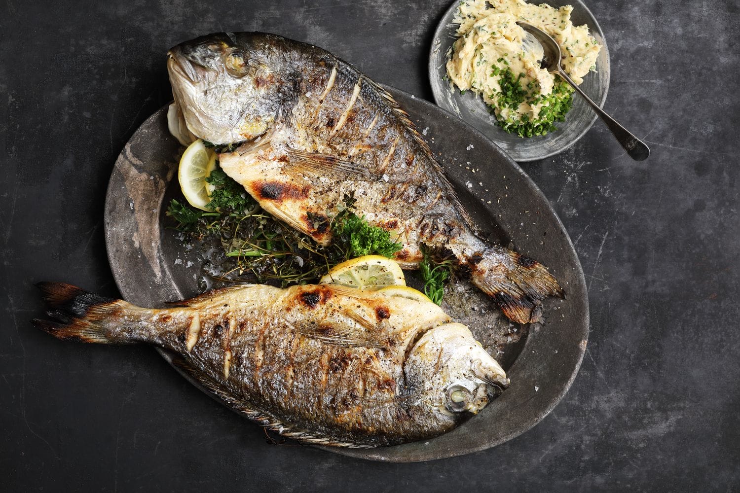 Dorade im Ganzen mit Haselnussbutter - Severin Dorade im Ganzen mit Haselnussbutter - Severin