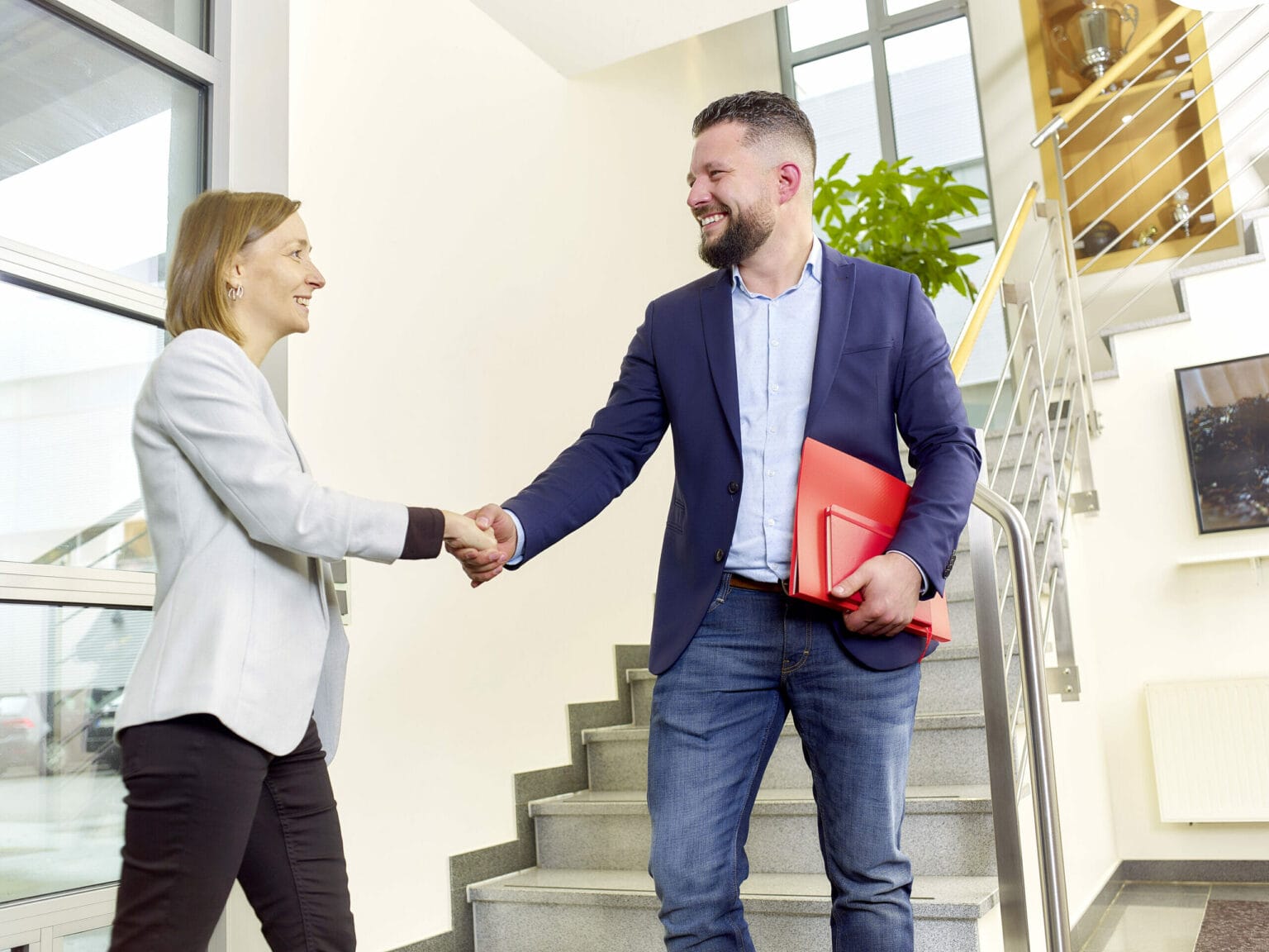 Mitarbeitershooting_Severin_Stoll_15-scaled