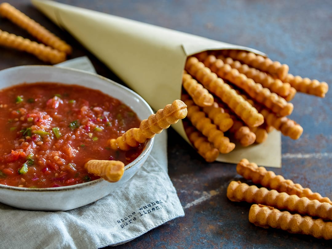 Nacho-Waffelpommes mit Tomaten-Salsa