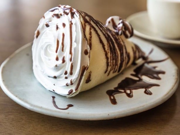 Süße Crêpes mit Weihnachtsgewürzen