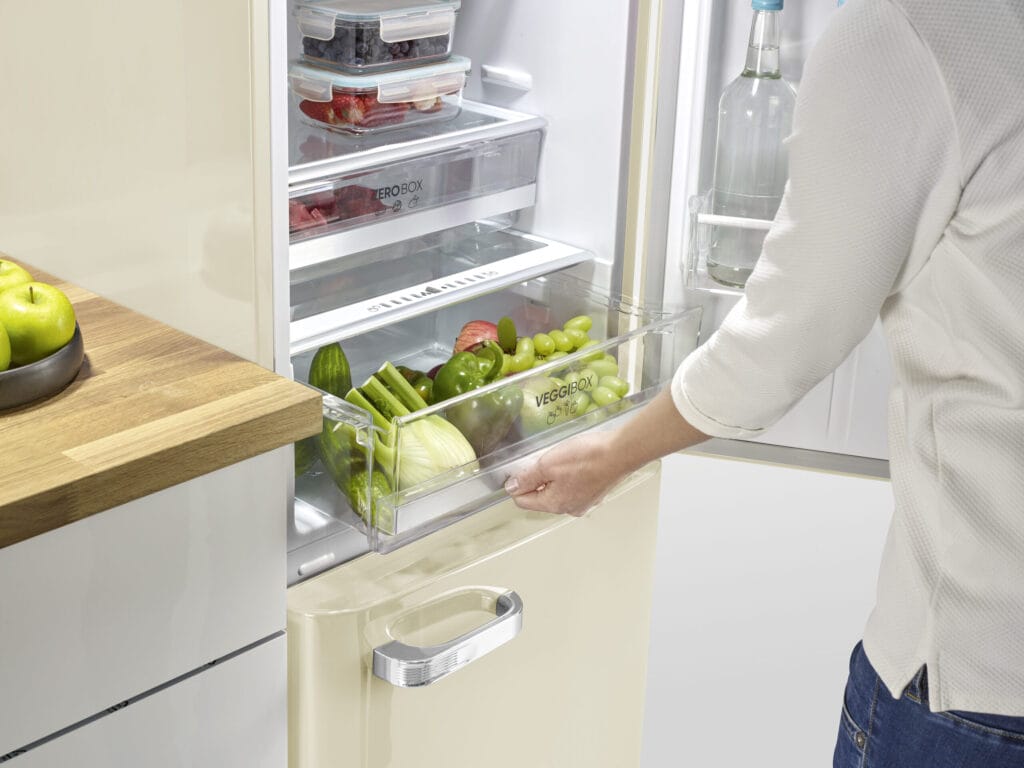 rkg-8929_retro_creme_detail_USP1