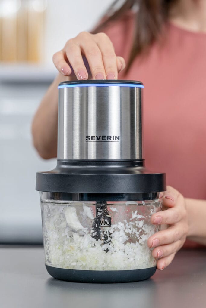 severin-zerkleinerer-km-3866-kabelloser-akku-universalzerkleinerer-USP3